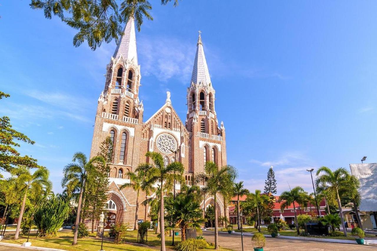 Wyndham Grand Yangon Exterior foto