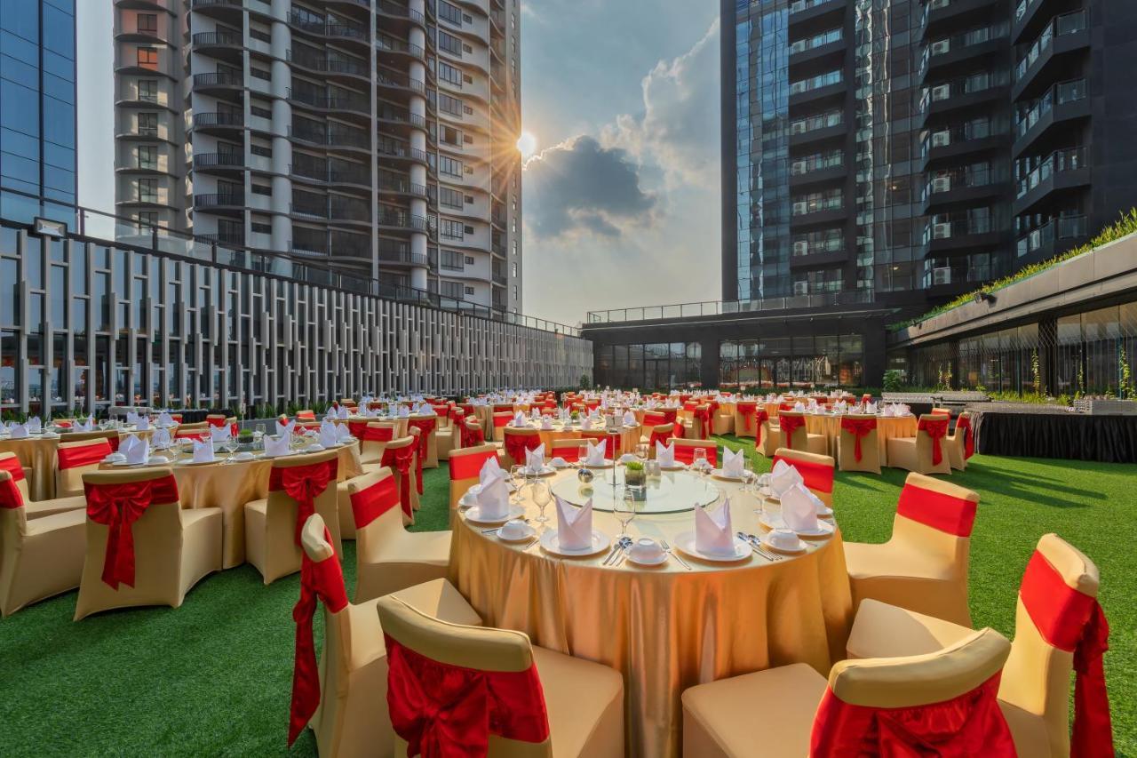 Wyndham Grand Yangon Exterior foto